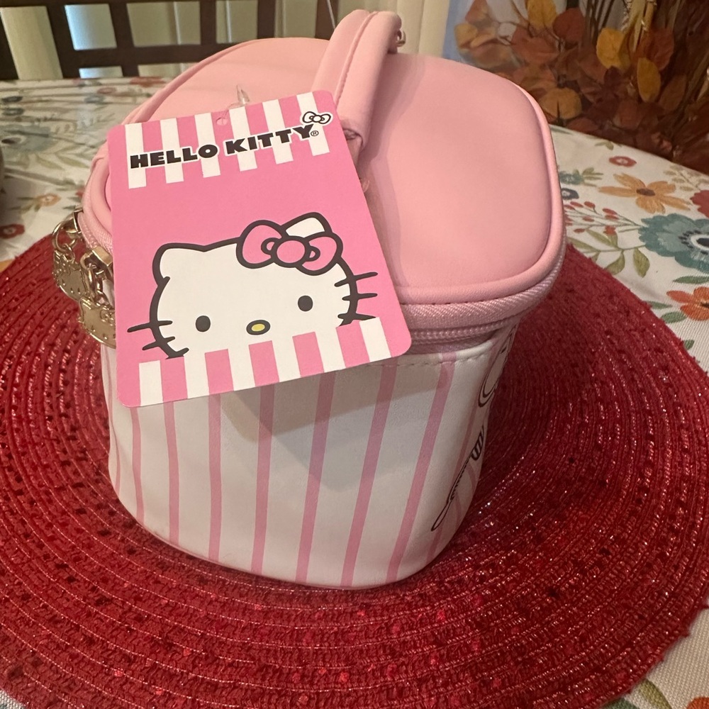 Hello Kitty Pink Interior Bag - Picture 3 of 9